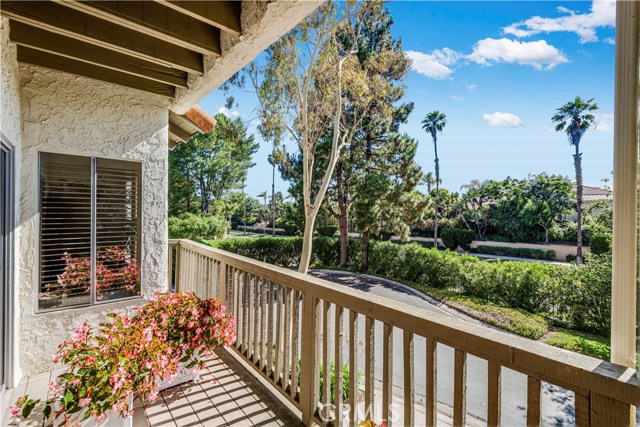 24 Sycamore Lane, Rolling Hills Estates, California 90274, 2 Bedrooms Bedrooms, ,3 BathroomsBathrooms,Residential,Sold,Sycamore,PV19180483