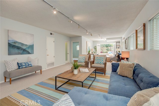 736 13th, Manhattan Beach, California 90266, 4 Bedrooms Bedrooms, ,3 BathroomsBathrooms,Residential,Sold,13th,SB19074833