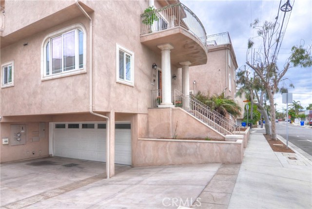 308 Ardmore Avenue, Hermosa Beach, California 90254, 4 Bedrooms Bedrooms, ,2 BathroomsBathrooms,Residential,Sold,Ardmore,SB17100985