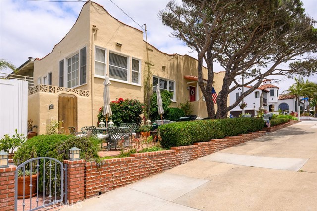 3201 Alma Avenue, Manhattan Beach, California 90266, 2 Bedrooms Bedrooms, ,2 BathroomsBathrooms,Residential,Sold,Alma,SB19163986