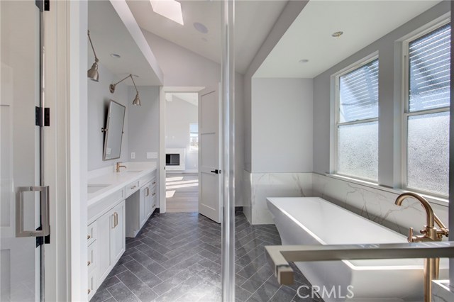 2122 Perry Avenue, Redondo Beach, California 90278, 5 Bedrooms Bedrooms, ,4 BathroomsBathrooms,Residential,Sold,Perry,PV19015691