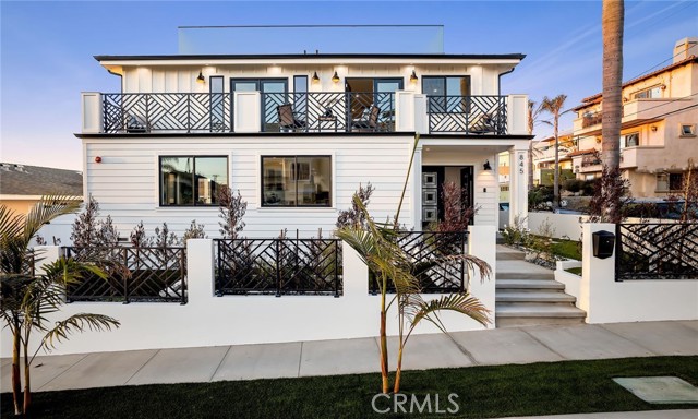 845 4th Street, Hermosa Beach, California 90254, 5 Bedrooms Bedrooms, ,4 BathroomsBathrooms,Residential,Sold,4th,SB20247994