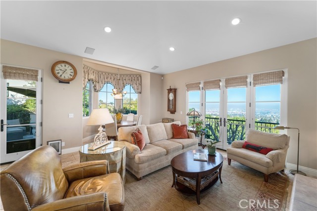 6337 Via Colinita, Rancho Palos Verdes, California 90275, 5 Bedrooms Bedrooms, ,3 BathroomsBathrooms,Residential,Sold,Via Colinita,SB20246721