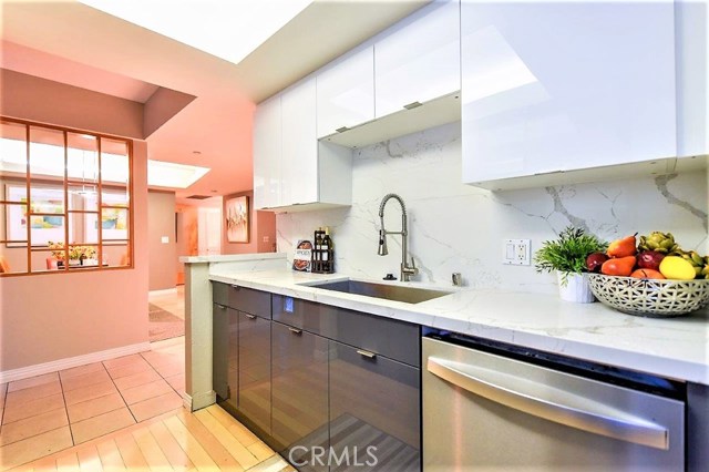2 Bed Home for Sale in Los Angeles, California