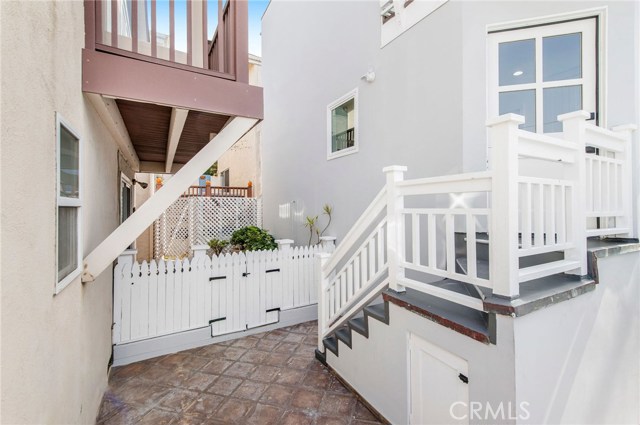309 20th Place, Manhattan Beach, California 90266, 3 Bedrooms Bedrooms, ,1 BathroomBathrooms,Residential,Sold,20th,SB20217886