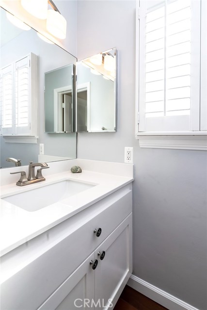1156 9th Street, Hermosa Beach, California 90254, 3 Bedrooms Bedrooms, ,1 BathroomBathrooms,Residential,Sold,9th,SB20005266