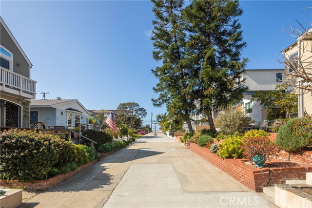 413 5th Street, Manhattan Beach, California 90266, 4 Bedrooms Bedrooms, ,2 BathroomsBathrooms,Residential,Sold,5th,SB21054746