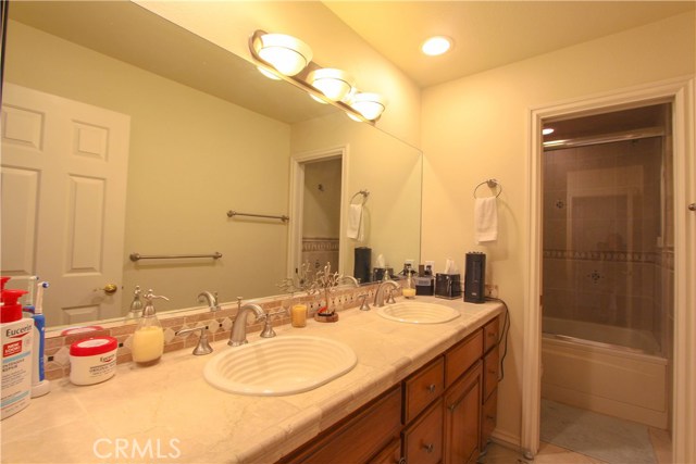 2213 Mathews Avenue, Redondo Beach, California 90278, 3 Bedrooms Bedrooms, ,2 BathroomsBathrooms,Residential,Sold,Mathews,SB17158341