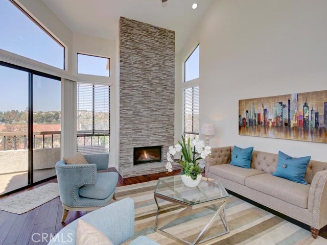 Beautifully updated condo with a contemporary feel and views of the Mission Viejo Lake! This... Primary Photo for Listing #OC17159718