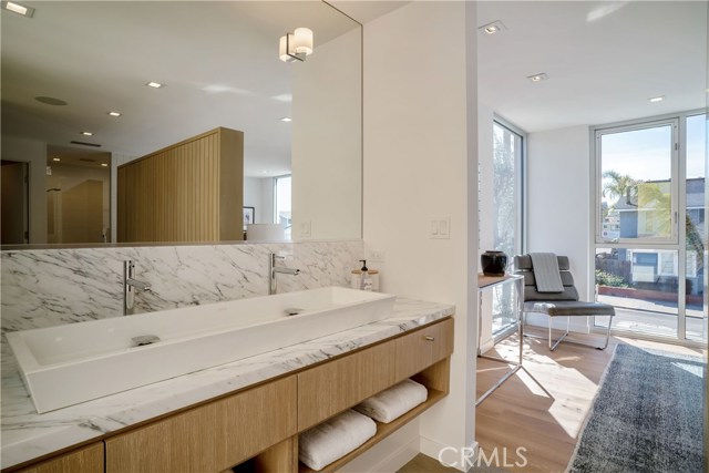 131 2nd Street, Hermosa Beach, California 90254, 4 Bedrooms Bedrooms, ,4 BathroomsBathrooms,Residential,Sold,2nd,SB19073645