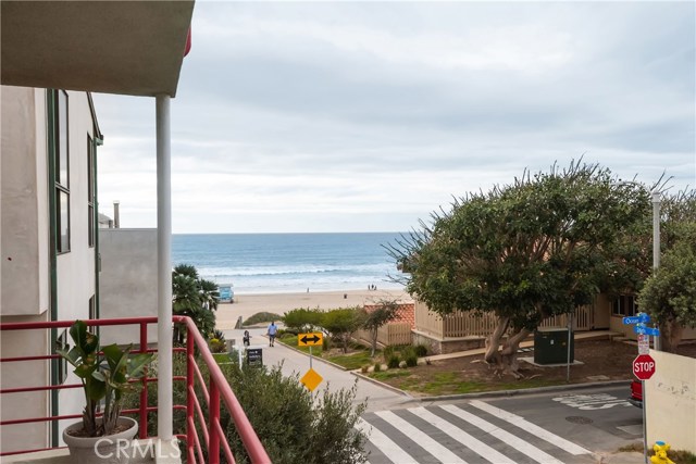 116 26th Street, Manhattan Beach, California 90266, 2 Bedrooms Bedrooms, ,2 BathroomsBathrooms,Residential,Sold,26th,SB21017134