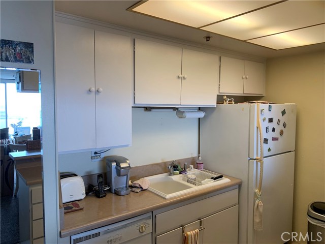 615 Esplanade, Redondo Beach, California 90277, 1 Bedroom Bedrooms, ,1 BathroomBathrooms,Residential,Sold,Esplanade,SB19047660