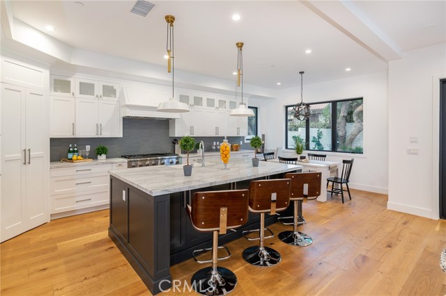 2400 John Street, Manhattan Beach, California 90266, 5 Bedrooms Bedrooms, ,2 BathroomsBathrooms,Residential,Sold,John,SB19208383