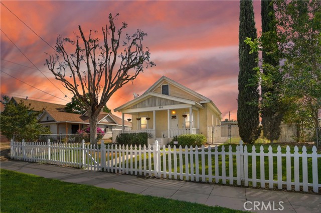 Detail Gallery Image 1 of 1 For 826 Columbia St, Redlands,  CA 92374 - 3 Beds | 1 Baths