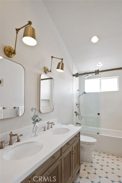 1724 Walnut Avenue, Manhattan Beach, California 90266, 4 Bedrooms Bedrooms, ,3 BathroomsBathrooms,Residential,Sold,Walnut,SB21065266