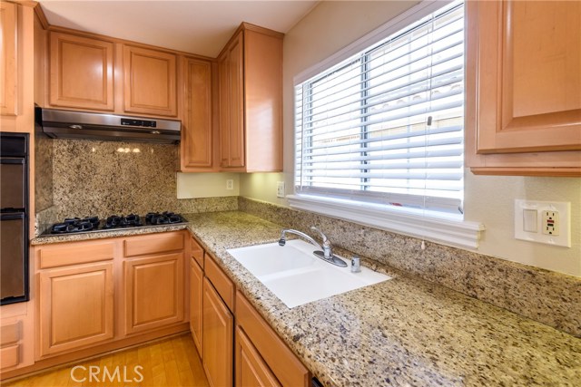 Light and bright sparkling kitchen!