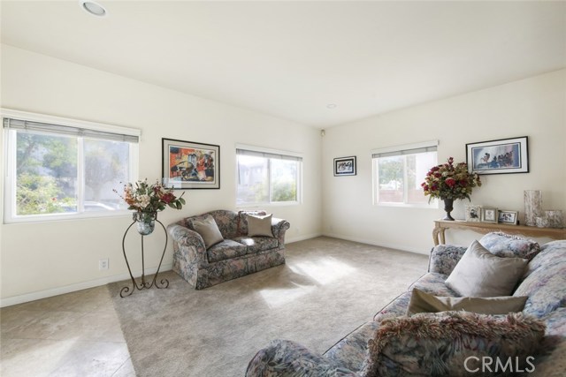 202 Juanita Avenue, Redondo Beach, California 90277, 4 Bedrooms Bedrooms, ,3 BathroomsBathrooms,Residential,Sold,Juanita,SB20150379