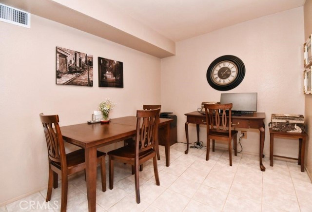 Casual Eating Area in Kitchen