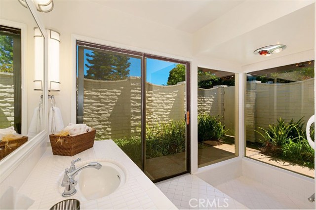 1132 Via Mirabel, Palos Verdes Estates, California 90274, 6 Bedrooms Bedrooms, ,4 BathroomsBathrooms,Residential,Sold,Via Mirabel,PV19192852
