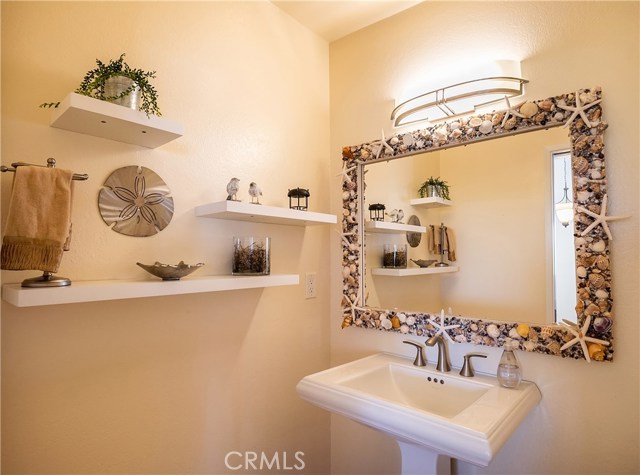 106 Guadalupe Avenue, Redondo Beach, California 90277, 3 Bedrooms Bedrooms, ,2 BathroomsBathrooms,Residential,Sold,Guadalupe,SB19193639