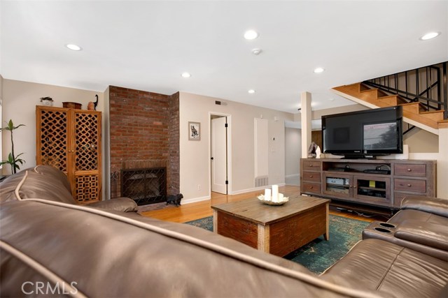 2016 Mathews Avenue, Redondo Beach, California 90278, 2 Bedrooms Bedrooms, ,3 BathroomsBathrooms,Residential,Sold,Mathews,SW19218319