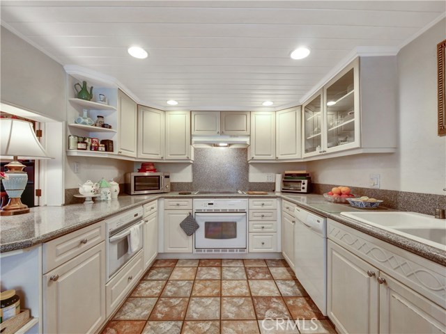 65 Cresta Verde Drive, Rolling Hills Estates, California 90274, 2 Bedrooms Bedrooms, ,1 BathroomBathrooms,Residential,Sold,Cresta Verde,PV20103342