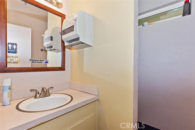 Lynwood, ,Commercial,For Sale,Lynwood,CV20155528