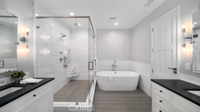 1902 Mathews Ave, Redondo Beach, California 90278, 5 Bedrooms Bedrooms, ,5 BathroomsBathrooms,Residential,Sold,Mathews Ave,PV21055104
