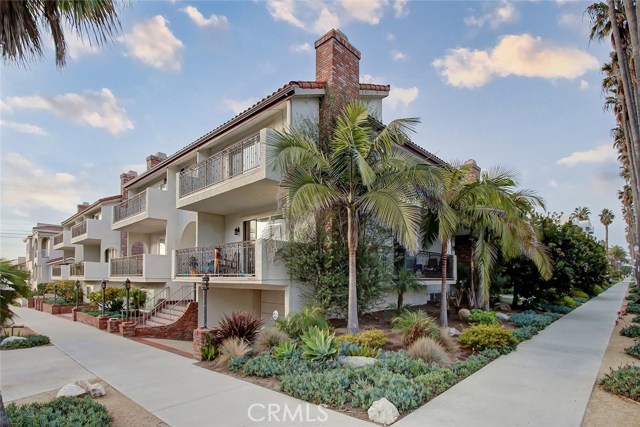 1205 Catalina Avenue, Redondo Beach, California 90277, 4 Bedrooms Bedrooms, ,3 BathroomsBathrooms,Residential,Sold,Catalina,SB20241865