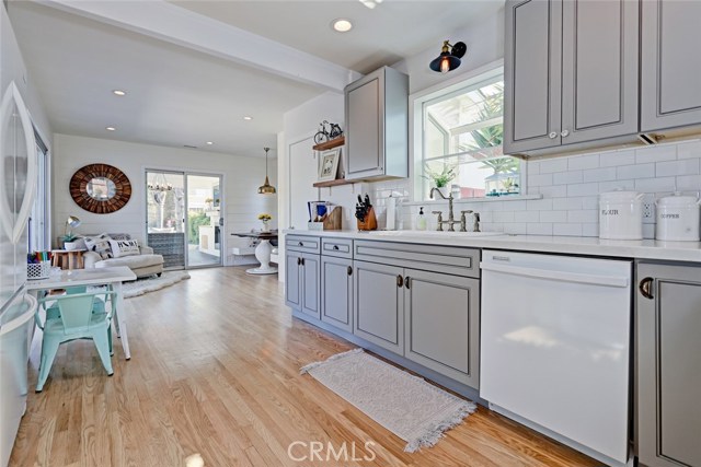 2306 Graham Avenue, Redondo Beach, California 90278, 2 Bedrooms Bedrooms, ,2 BathroomsBathrooms,Residential,Sold,Graham,SB18096314