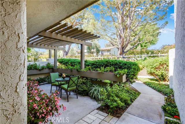 24 Sycamore Lane, Rolling Hills Estates, California 90274, 2 Bedrooms Bedrooms, ,3 BathroomsBathrooms,Residential,Sold,Sycamore,PV19180483