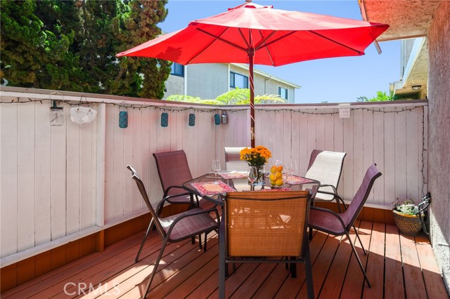 511 Meyer Lane, Redondo Beach, California 90278, 2 Bedrooms Bedrooms, ,1 BathroomBathrooms,Residential,Sold,Meyer,SB21085805