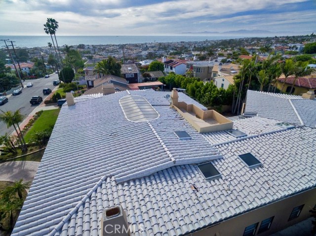 923 1st Street, Manhattan Beach, California 90266, 6 Bedrooms Bedrooms, ,5 BathroomsBathrooms,Residential,Sold,1st,SB17091521