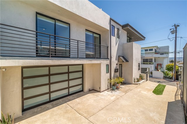 1017 8th Street, Hermosa Beach, California 90254, 3 Bedrooms Bedrooms, ,2 BathroomsBathrooms,Residential,Sold,8th,SB21081881