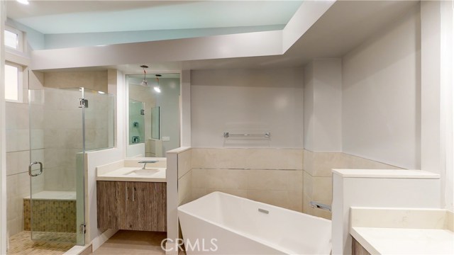 MASTER BATH WITH SOAKING TUB, DUAL SINKS, EXTRA LARGE SHOWER WITH SEATING