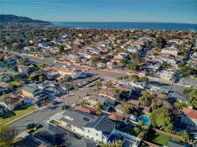 1019 Avenue B, Redondo Beach, California 90277, 4 Bedrooms Bedrooms, ,2 BathroomsBathrooms,Residential,Sold,Avenue B,PV20263391