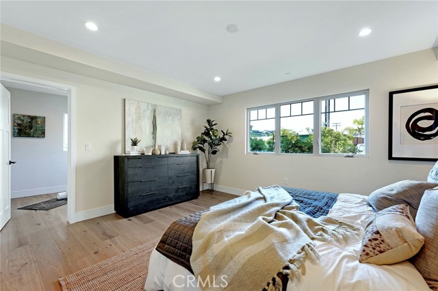 528 Elena Avenue, Redondo Beach, California 90277, 4 Bedrooms Bedrooms, ,4 BathroomsBathrooms,Residential,Sold,Elena,SB21098189