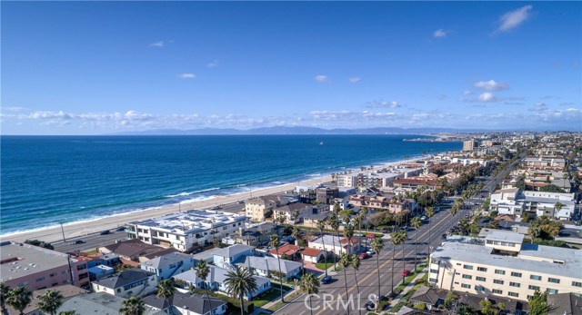 202 Avenue H, Redondo Beach, California 90277, 4 Bedrooms Bedrooms, ,3 BathroomsBathrooms,Residential,Sold,Avenue H,SB18040165