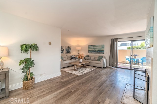 700 Esplanade, Redondo Beach, California 90277, 2 Bedrooms Bedrooms, ,2 BathroomsBathrooms,Residential,Sold,Esplanade,SB21037813