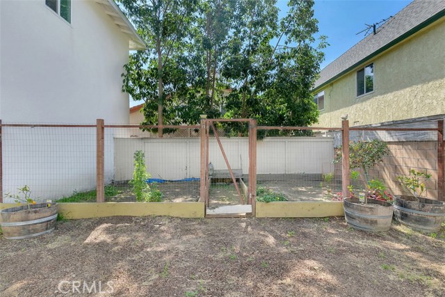 Unit 2507 Fenced garden area