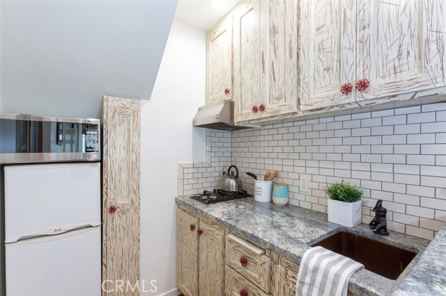 208 Kelp Street, Manhattan Beach, California 90266, 3 Bedrooms Bedrooms, ,1 BathroomBathrooms,Residential,Sold,Kelp,SB21034539