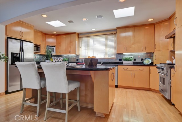 1057 8th Place, Hermosa Beach, California 90254, 5 Bedrooms Bedrooms, ,3 BathroomsBathrooms,Residential,Sold,8th,SB19212583