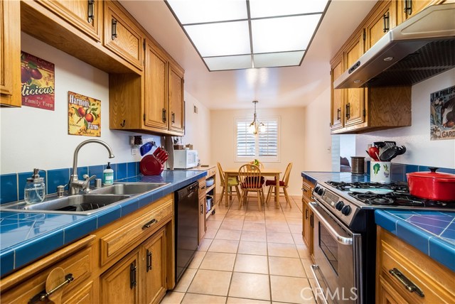 2317 Carnegie Lane, Redondo Beach, California 90278, 3 Bedrooms Bedrooms, ,2 BathroomsBathrooms,Residential,Sold,Carnegie,SB18263301