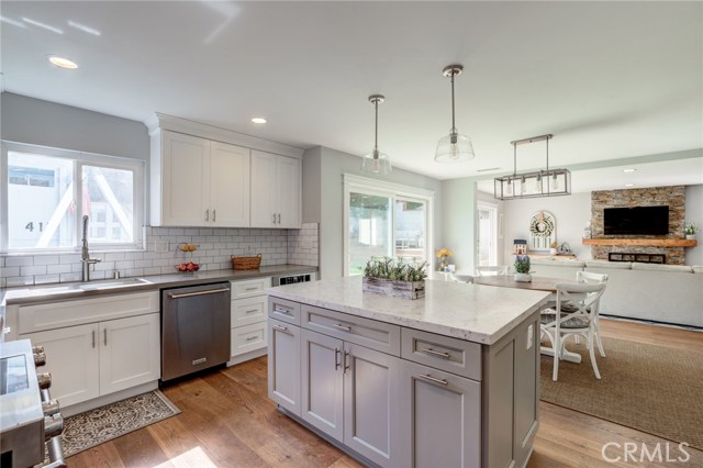 417 Susana Avenue, Redondo Beach, California 90277, 4 Bedrooms Bedrooms, ,2 BathroomsBathrooms,Residential,Sold,Susana,SB20152659