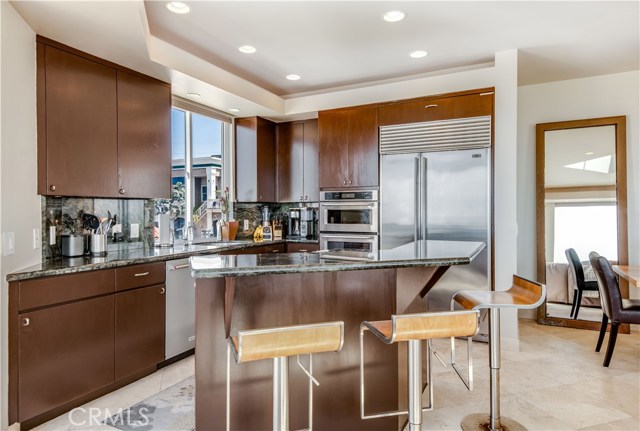 228 33rd Street, Manhattan Beach, California 90266, 3 Bedrooms Bedrooms, ,1 BathroomBathrooms,Residential,Sold,33rd,SB19198538