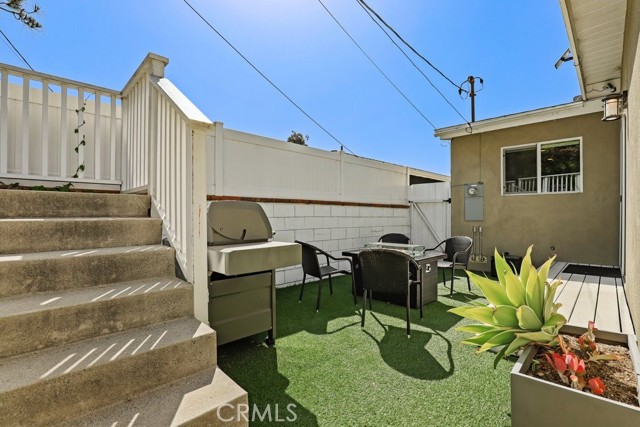 1345 Voorhees Avenue, Manhattan Beach, California 90266, 3 Bedrooms Bedrooms, ,2 BathroomsBathrooms,Residential,Sold,Voorhees,SB21074353