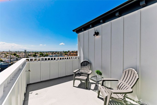 1522 Wollacott Street, Redondo Beach, California 90278, 4 Bedrooms Bedrooms, ,2 BathroomsBathrooms,Residential,Sold,Wollacott,SB19119920