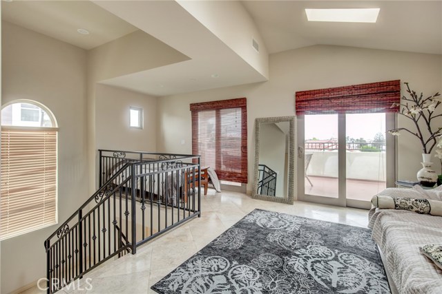 1011 Garnet Street, Redondo Beach, California 90277, 4 Bedrooms Bedrooms, ,4 BathroomsBathrooms,Residential,Sold,Garnet,SB20070806