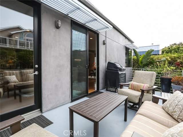 812 Juanita Avenue, Redondo Beach, California 90277, 5 Bedrooms Bedrooms, ,4 BathroomsBathrooms,Residential,Sold,Juanita,SB17114453