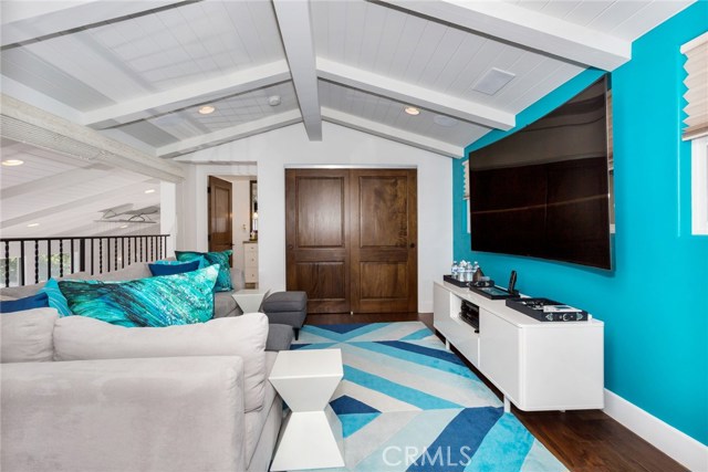 202 Irena Avenue, Redondo Beach, California 90277, 4 Bedrooms Bedrooms, ,3 BathroomsBathrooms,Residential,Sold,Irena,OC18171138